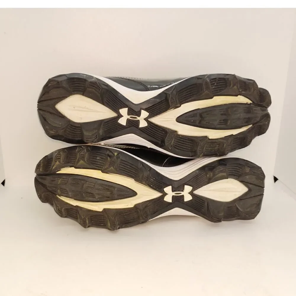 Under Armour Hammer Boys Pre-owned Black & White Sports Cleats - sz. 6Y